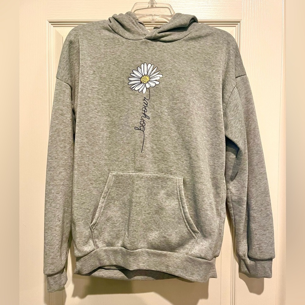 grey sweatshirt